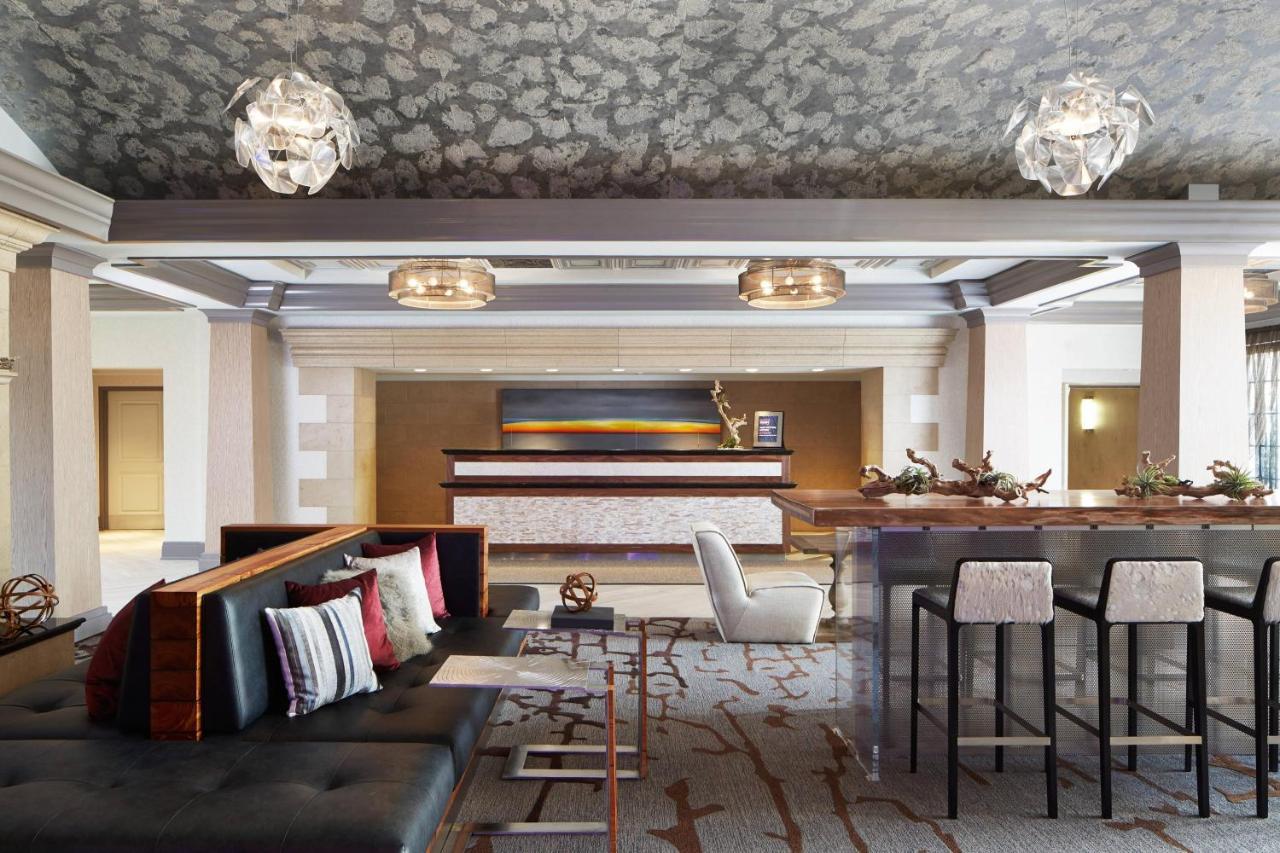 Rochester Airport Marriott Экстерьер фото