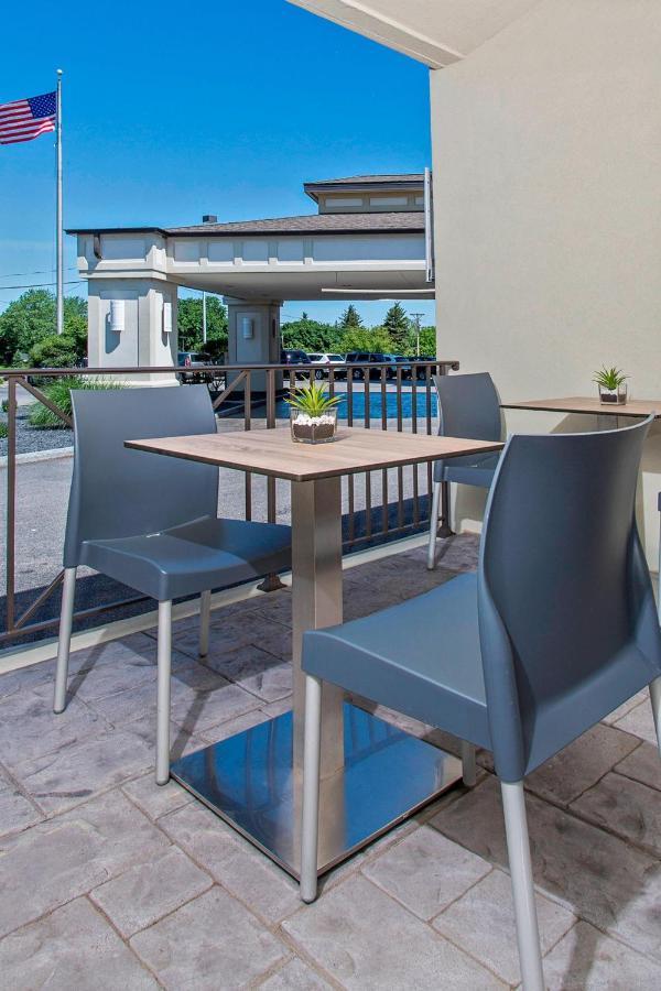 Rochester Airport Marriott Экстерьер фото