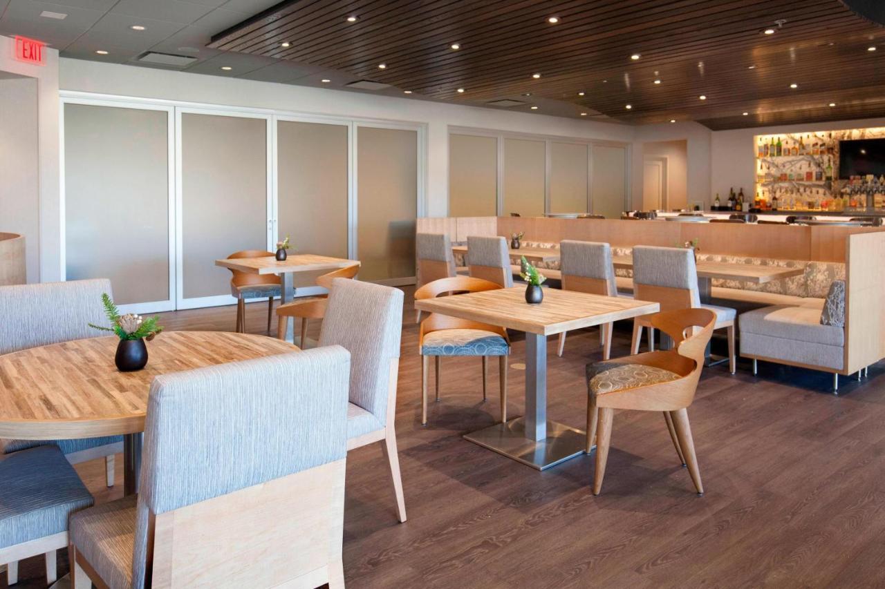Rochester Airport Marriott Экстерьер фото