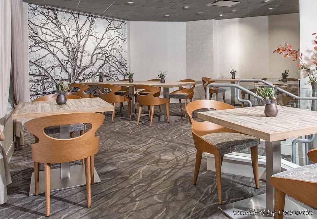 Rochester Airport Marriott Экстерьер фото