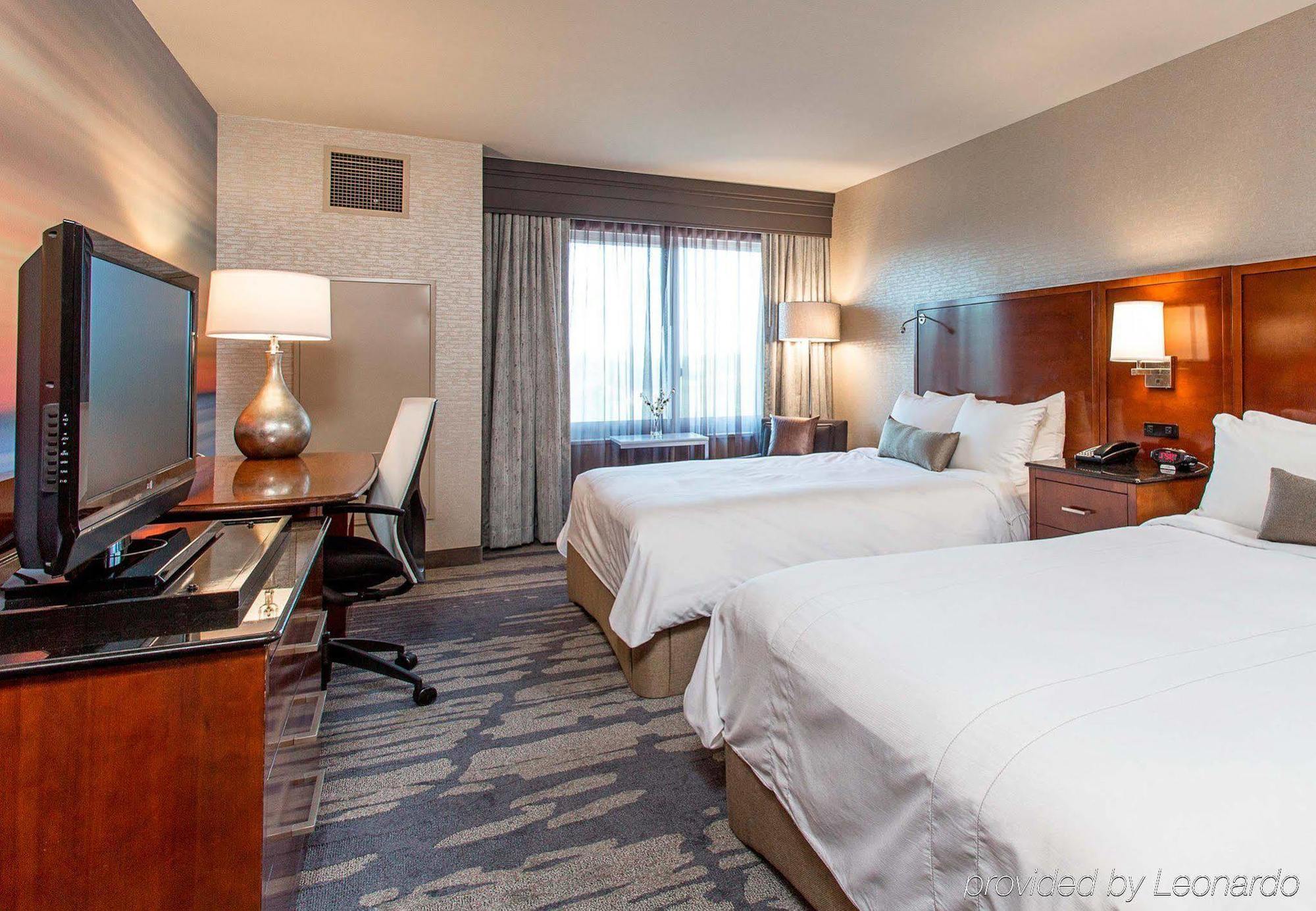 Rochester Airport Marriott Экстерьер фото