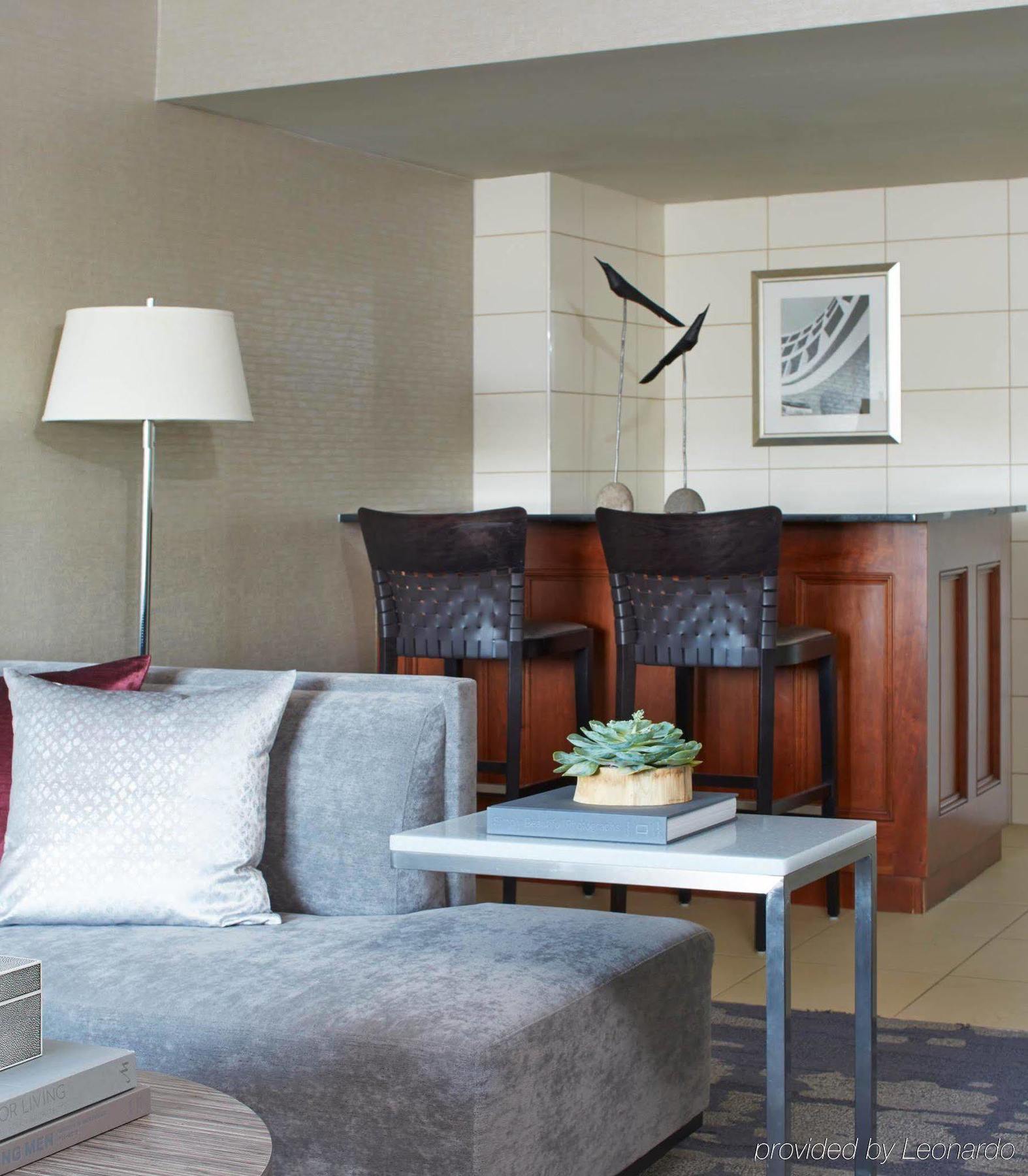 Rochester Airport Marriott Экстерьер фото